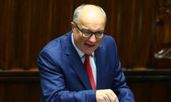 "Ustawa o związkach partnerskich tylko z przysposobieniem". Organizacje LGBT+ wściekłe na Czarzastego