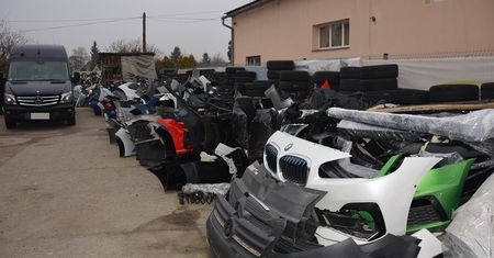 Legnica. Zlikwidowano dziuplę samochodową. Trzymano w niej pojazdy skradzione w Niemczech warte ok. 2 mln zł