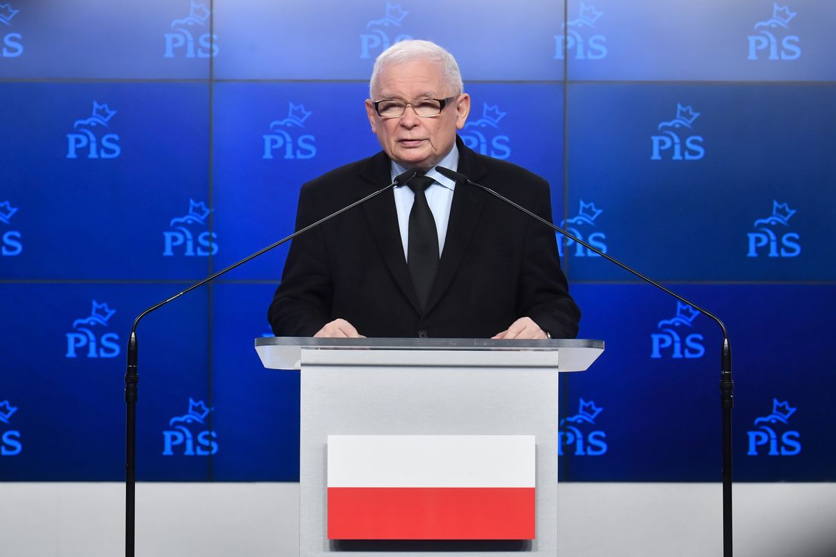 pis, konferencja, komentarze Atmosfera jak na stypie. Posypały się komentarze po konferencji PiS