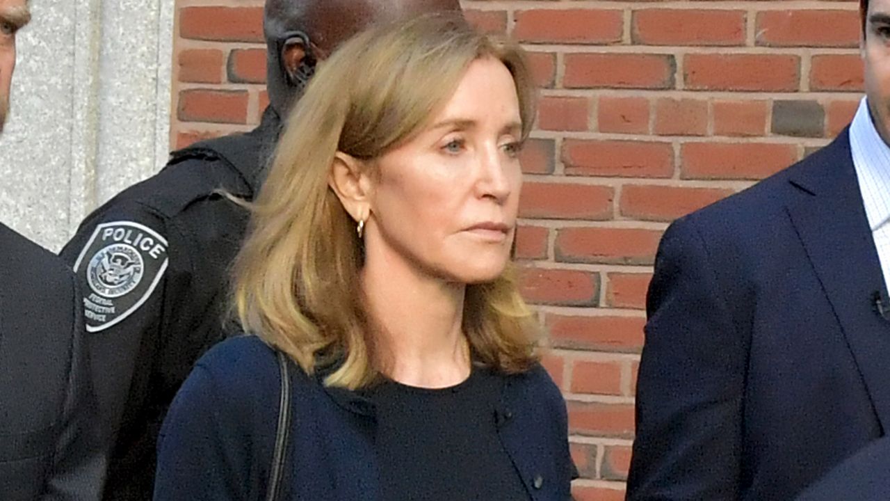 Grała w "Gotowych na wszystko". Felicity Huffman wyznała, jak się szuka pracy po więzieniu