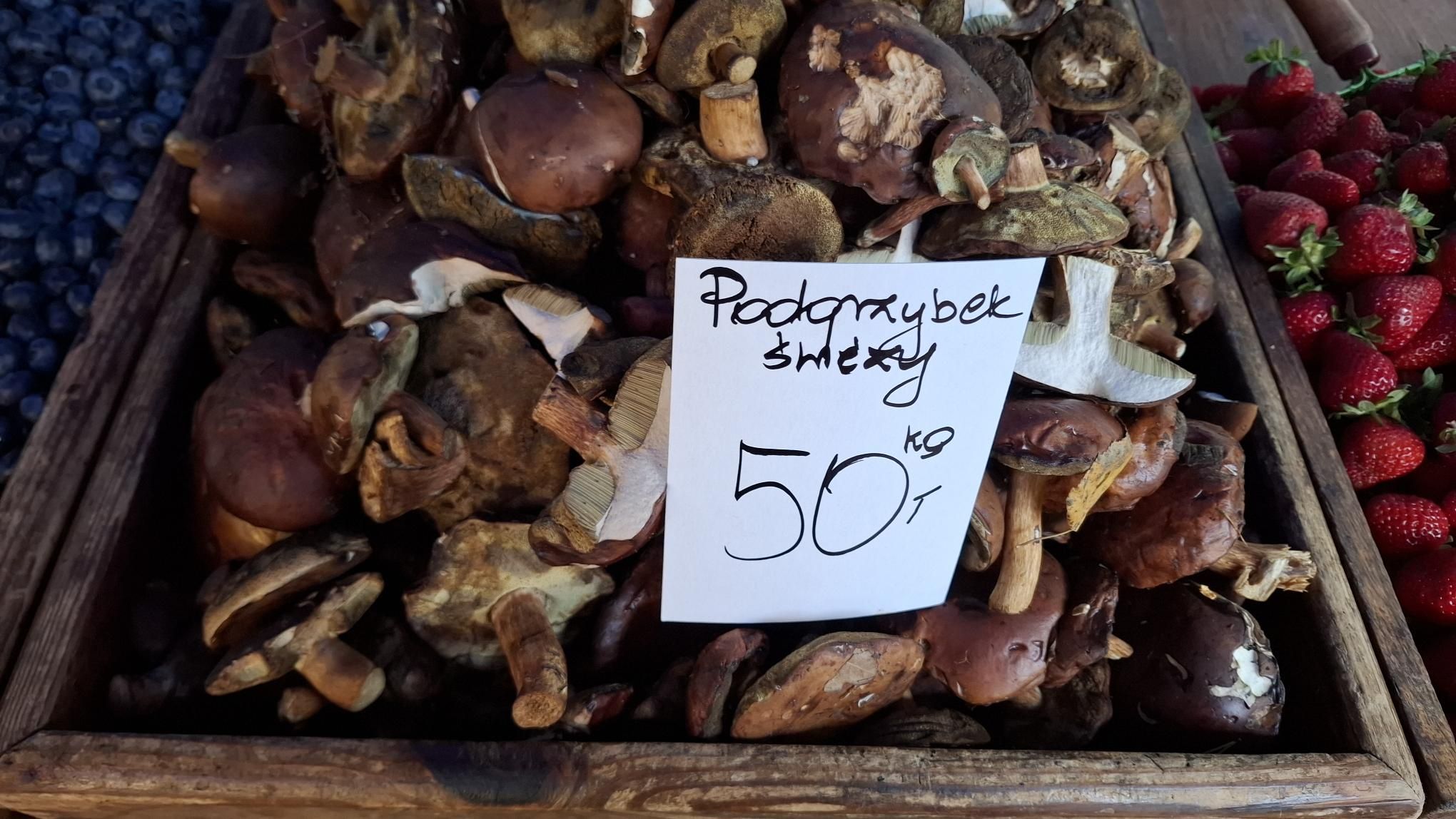 Ceny grzybów na Starym Kleparzu w Krakowie