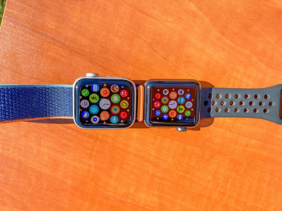 Na zdjęciu: Apple Watch SE 40 mm vs 3 38 mm