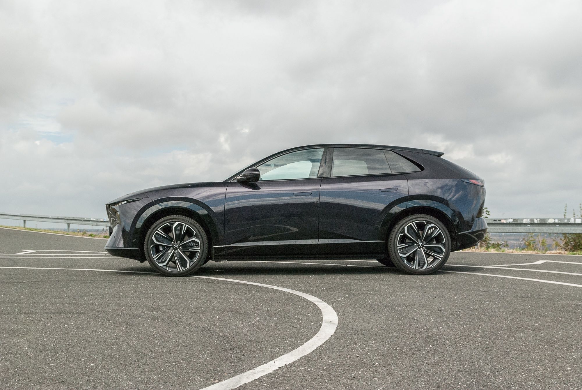 Mazda CX-6e