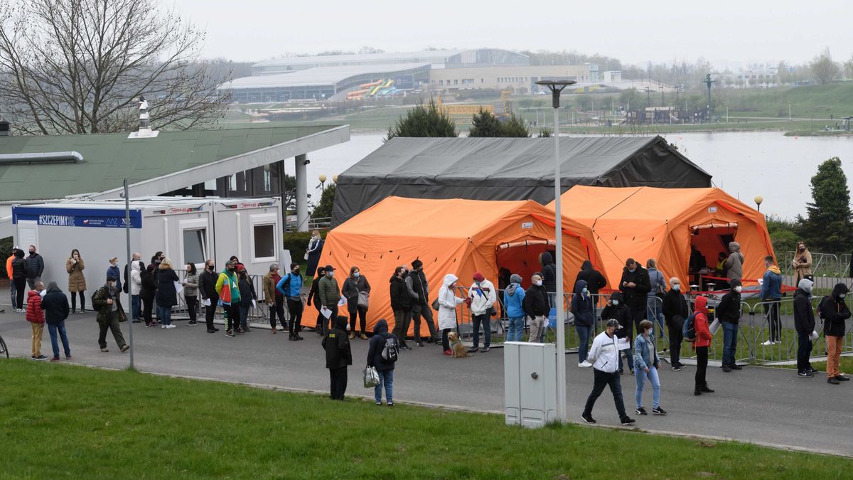 Polacy ruszyli na szczepienia 