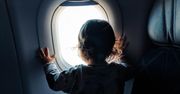 Płaczące dzieci w samolocie. Stewardesy zdradzają, których miejsc unikać