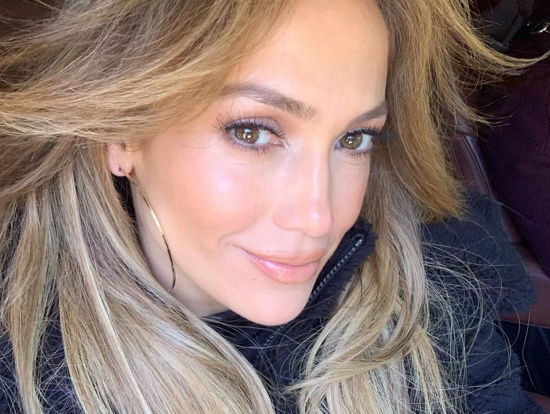 Jennifer Lopez pochwaliła się gładką cerą