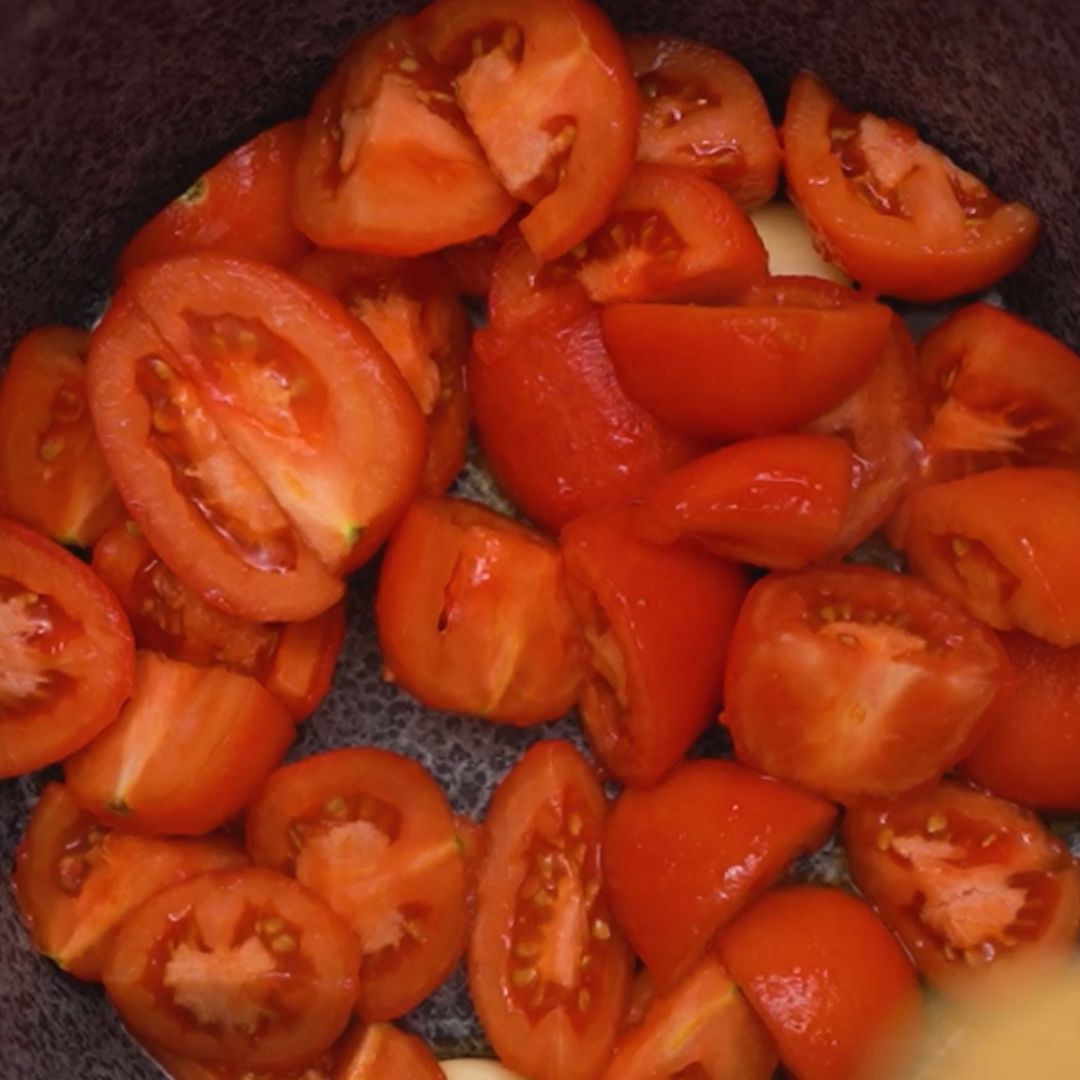 Bazą pierwszej warstwy są pomidory