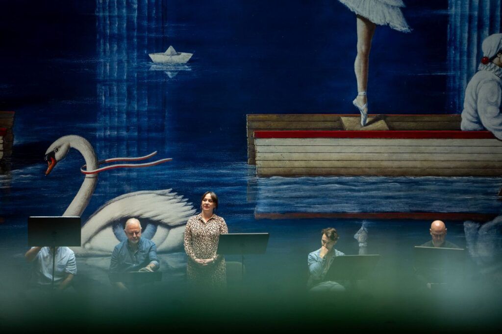 Próby do „Kopciuszka” w Białymstoku. Dariusz Machej, Zuzanna Nalewajek, Łukasz Baltazar Kózka i Tomasz Rak © Michał Heller/OiFP