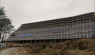 Hotel w Pobierowie jest paskudny, ale mnie nie oburza. Od masowej turystyki nie uciekniemy (Opinia)