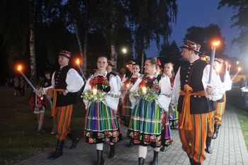 "Świętojański Weekend w Szczercowie" odbył się na Wyspie. Oczywiście nie mogło zabraknąć wianków