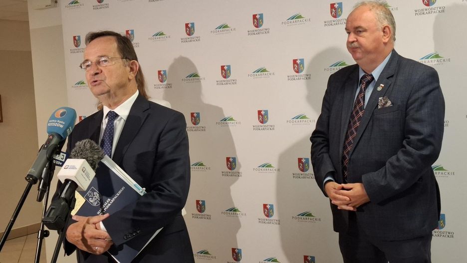 Konferencja prasowa członków zarządu województwa podkarpackiego.