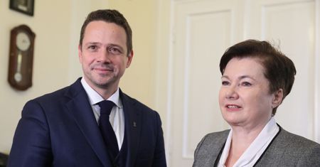 Stołeczni radni wyróżnili Gronkiewicz-Waltz. Była prezydent Honorową Obywatelką Warszawy