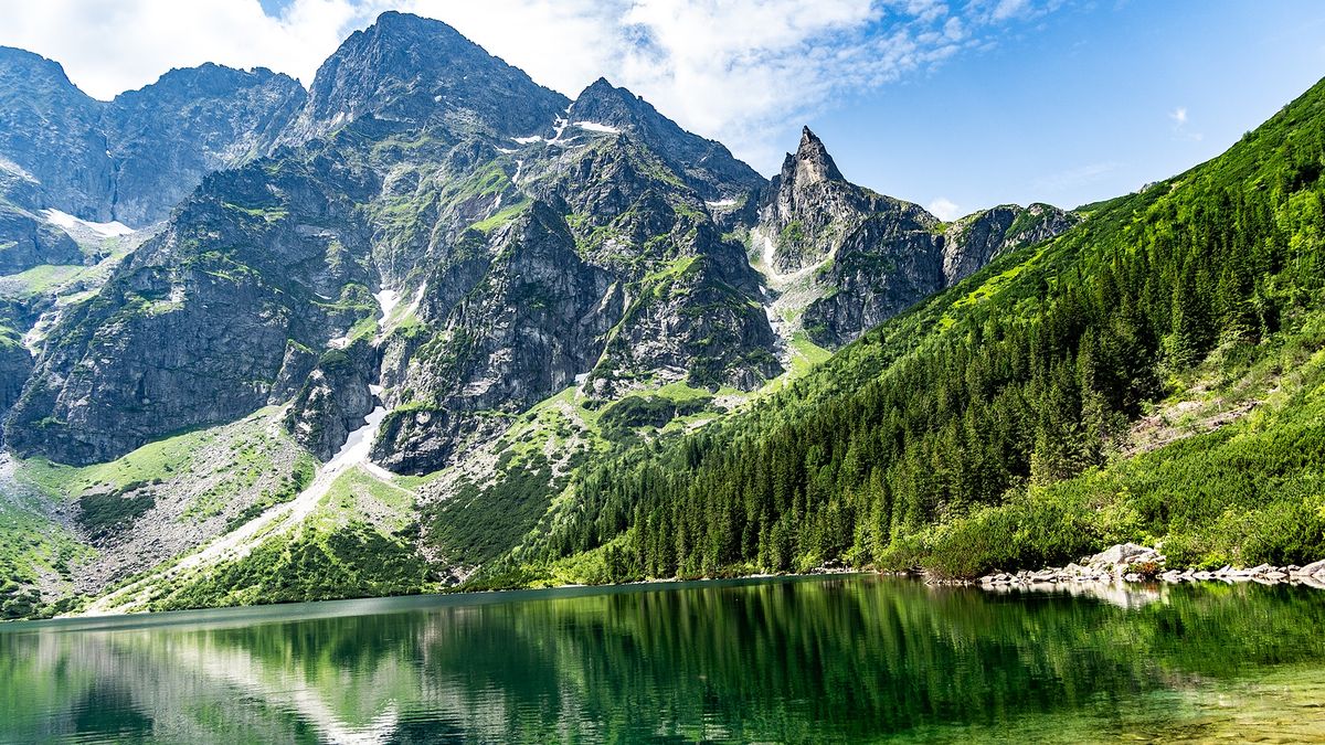 Morskie Oko na tle Tatr