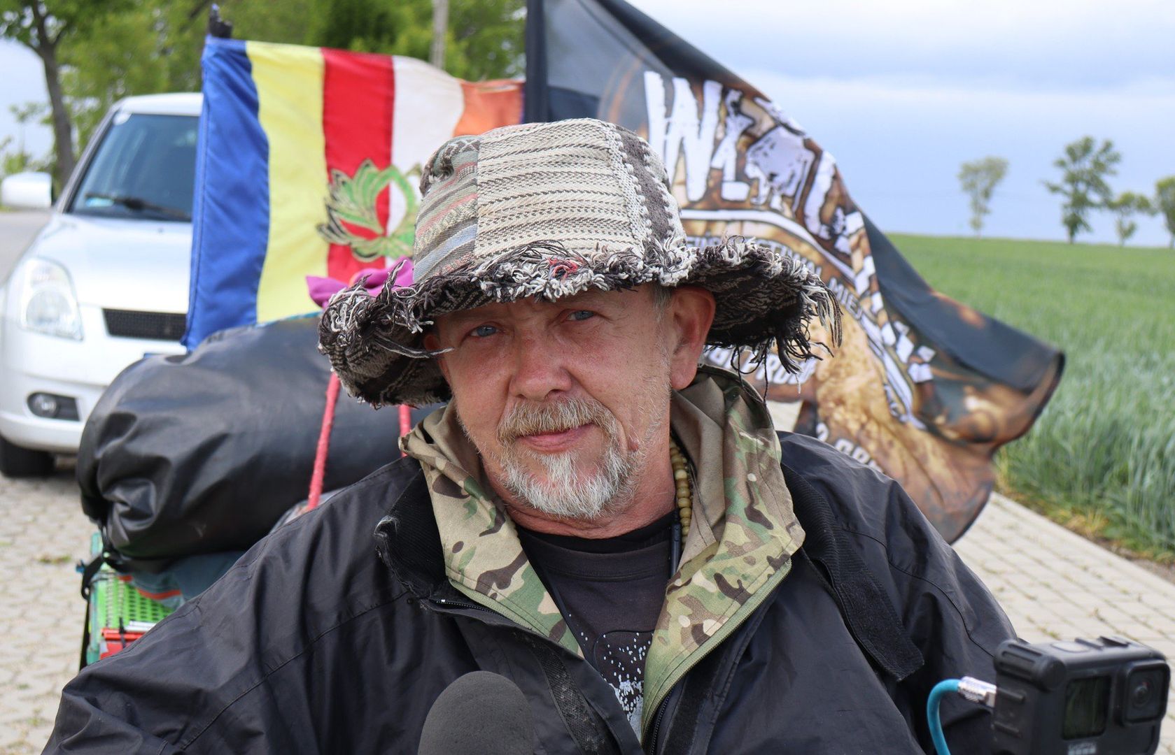 Na zdjęciu Pan Robert Łyczak, który w podróży jest już od sześciu lat