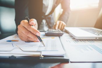 Czym jest preliminarz? Przed tobą trudna krzyżówka z wiedzy o finansach