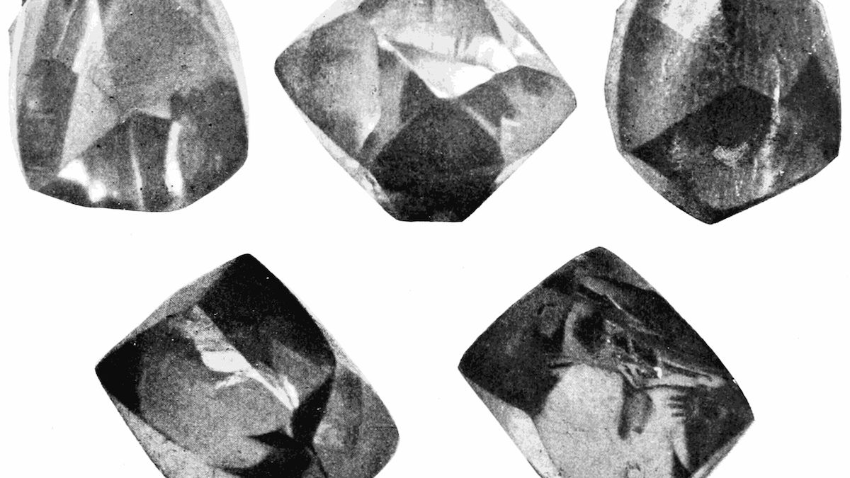 Pięć widoków na Eagle Diamond