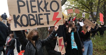 Koronawirus w Polsce. GIS o Strajku Kobiet. Zwraca się do protestujących
