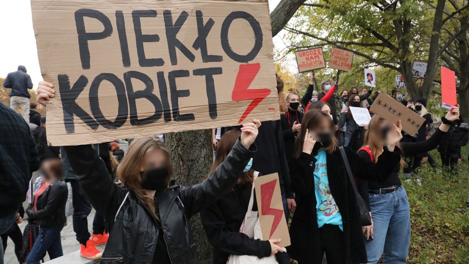 Strajk Kobiet. Co z koronawirusem? GIS zabiera głos