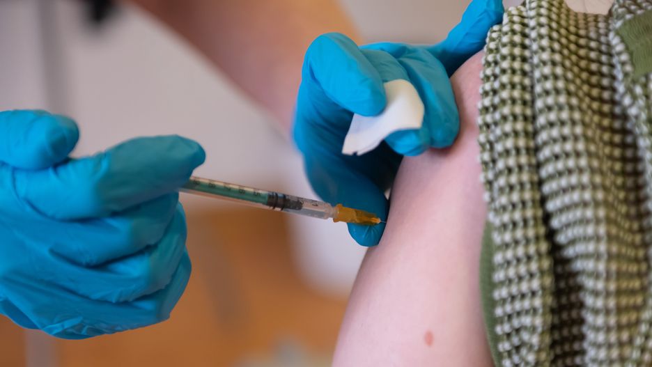 szczepienieJakub Kaczmarczykcovid 19, epidemia, koronawirus, pandemia, Pozna�, szczepienia, szczepienie, UAM, Uniwersytet im. Adama Mickiewicza, covid, covid-19, sars-cov-2