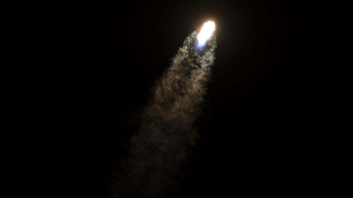 Start rakiety Falcon 9, która wynosi satelity Starlink na orbitę