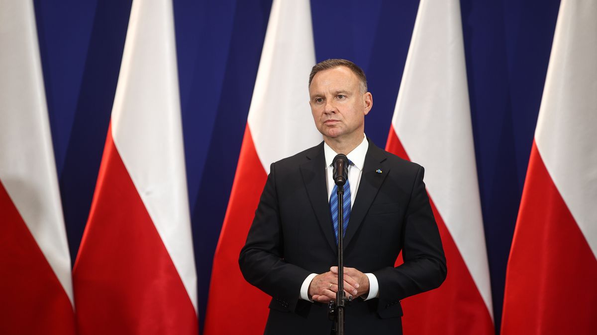 Krościenko nad Dunajcem, 06.08.2023. Prezydent Andrzej Duda podczas uroczystości odznaczenia pośmiertnie Orderem Orła Białego założyciela Ruchu Światło-Życie ks. Franciszka Blachnickiego, 6 bm. w miejscowości Krościenko nad Dunajcem. (sko) PAP/Łukasz Gągulski