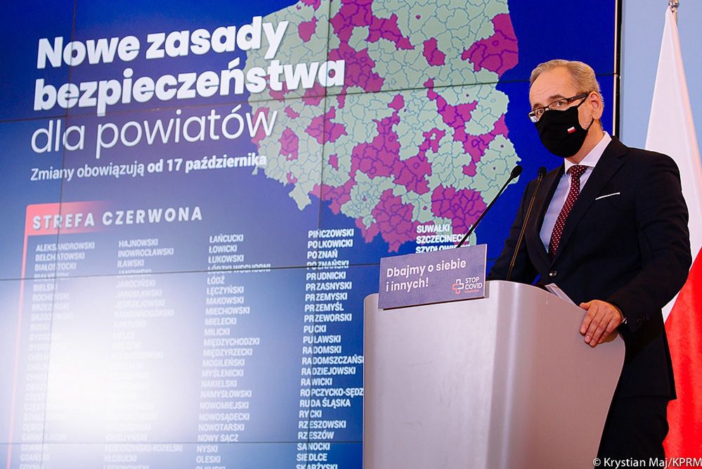 Mandat na 1 listopada? Cmentarze będą otwarte, ale policja czujna. Nowe obostrzenia są w grze