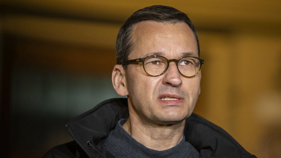 Warszawa. Mateusz Morawiecki skrytykowany za zwołanie nadzwyczajnej narady ws. ulewy