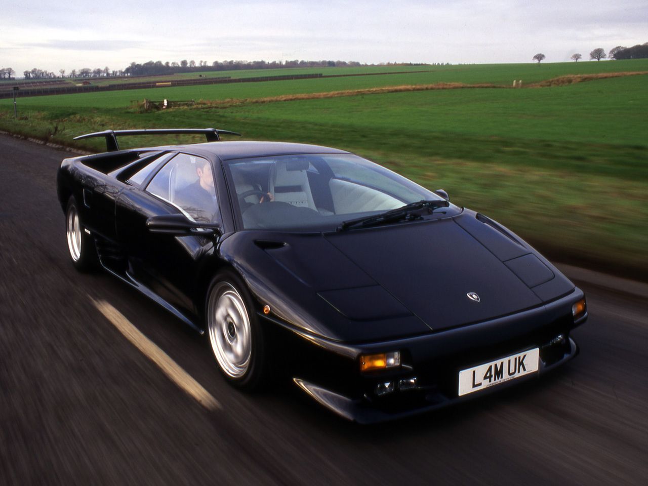 Od dekad z V12: ewolucja hipersamochodów Lamborghini 50