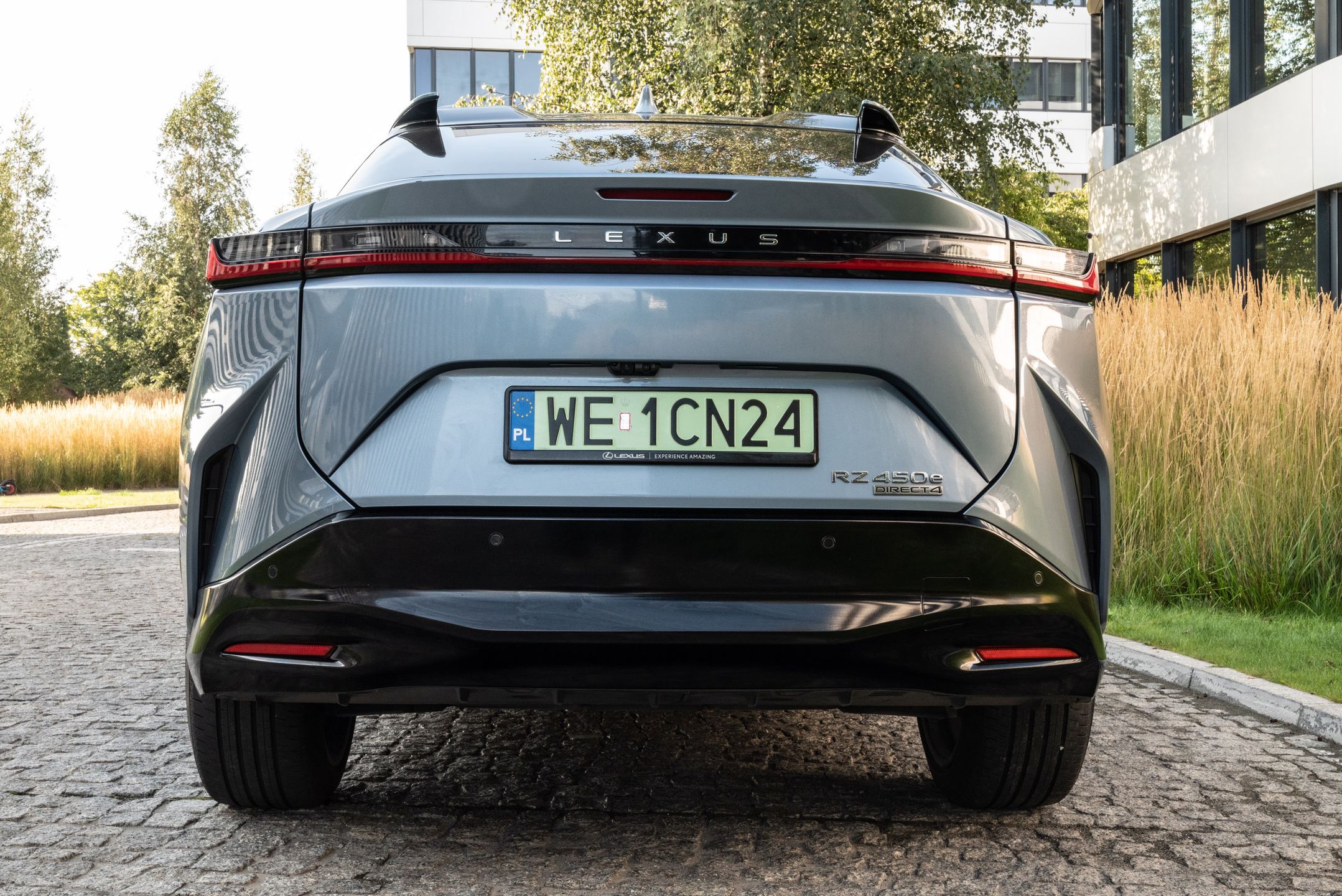 Lexus RZ