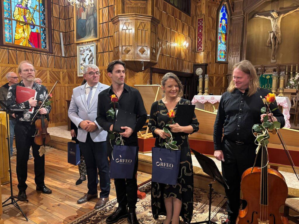 Koncert „Con Amore. Con Affetto” w Serpelicach. Grzegorz Lalek, Grzegorz Arasymowicz, Daniel Oktawian Piotrowski, Joanna Lalek i Kuba Kościukiewicz © archiwum GOK Sarnaki