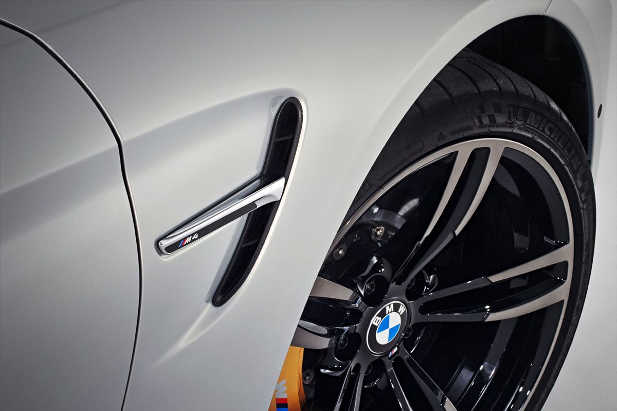 Ogromna galeria zdjęć z kabrioletem BMW M4 223