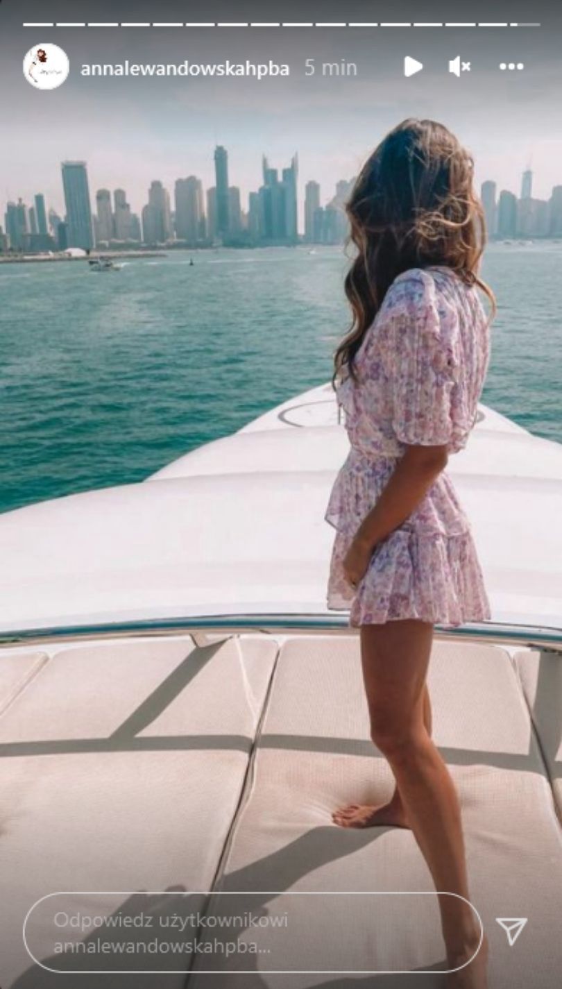 Anna i Robert Lewandowscy dokazują na jachcie w Dubaju