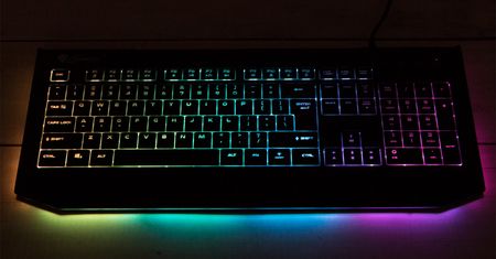 Cicho, nisko, tanio i dla graczy, czyli test Genesis Lith 400 RGB