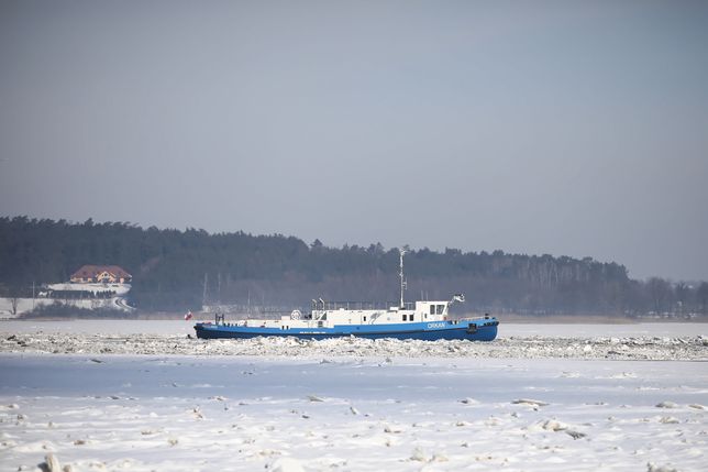 Rzeki przekroczyły stan ostrzegawczy. Lodołamacze potrzebują wsparcia