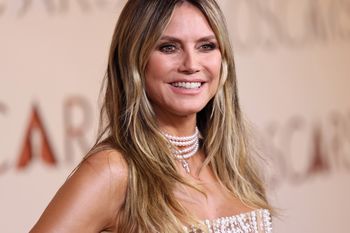 Mini i dekolt w roli głównej. Klum wie jak zwrócić uwagę