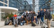 Ford nie zapomina o potrzebujących zwierzętach. Transit Connect PHEV trafia do fundacji Psia Krew – wyjątkowy "van helper" wesprze działania Animal Helper
