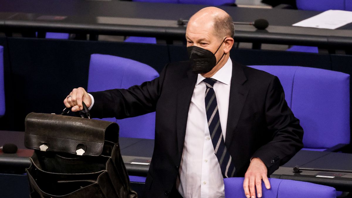 Na zdjęciu Olaf Scholz w Bundestagu