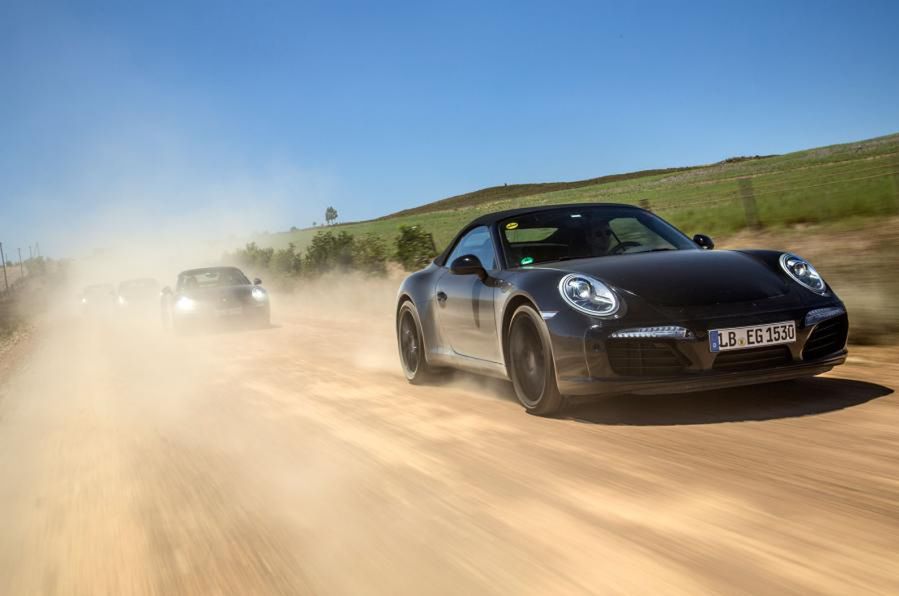 Odświeżone Porsche 911 jeżdżą po Afryce Południowej