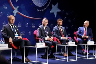 Dialog ponad podziałami. Tylko tak możemy odpowiedzieć na wojnę w Ukrainie