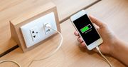 Liczby nie kłamią. Jesteśmy niewolnikami baterii smartfonów