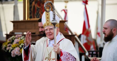 To nie ewangelizacja, a prowokacja. Dlaczego arcybiskup Jędraszewski szkodzi Kościołowi [OPINIA]