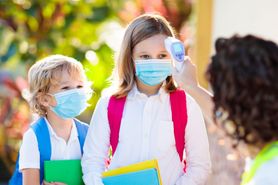 Naukowcy chcą, aby szkoły pomagały monitorować zakażenia koronawirusem u uczniów. "To może spowolnić rozwój pandemii" 