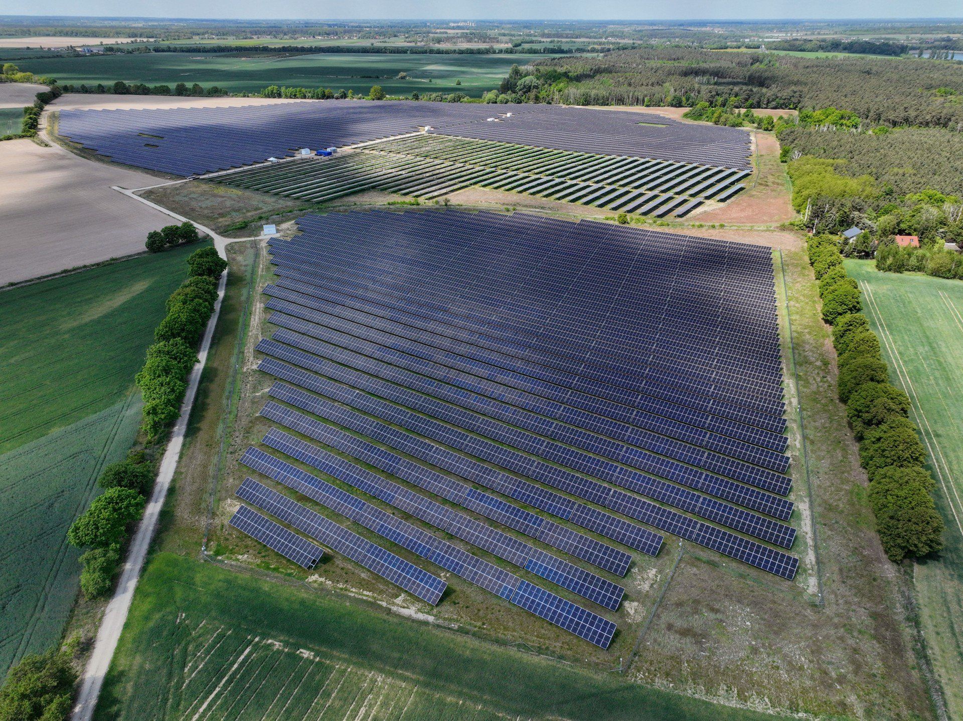 Jedna z największych farm fotowoltaicznych w Wielkopolsce ruszyła pod Poznaniem