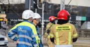 Wrocław: Śmiertelnie niebezpieczna awaria we Wrocławiu. Energetycy nie wiedzą, dlaczego linia wysokiego napięcia runęła na ulicę. Sprawę bada komisja