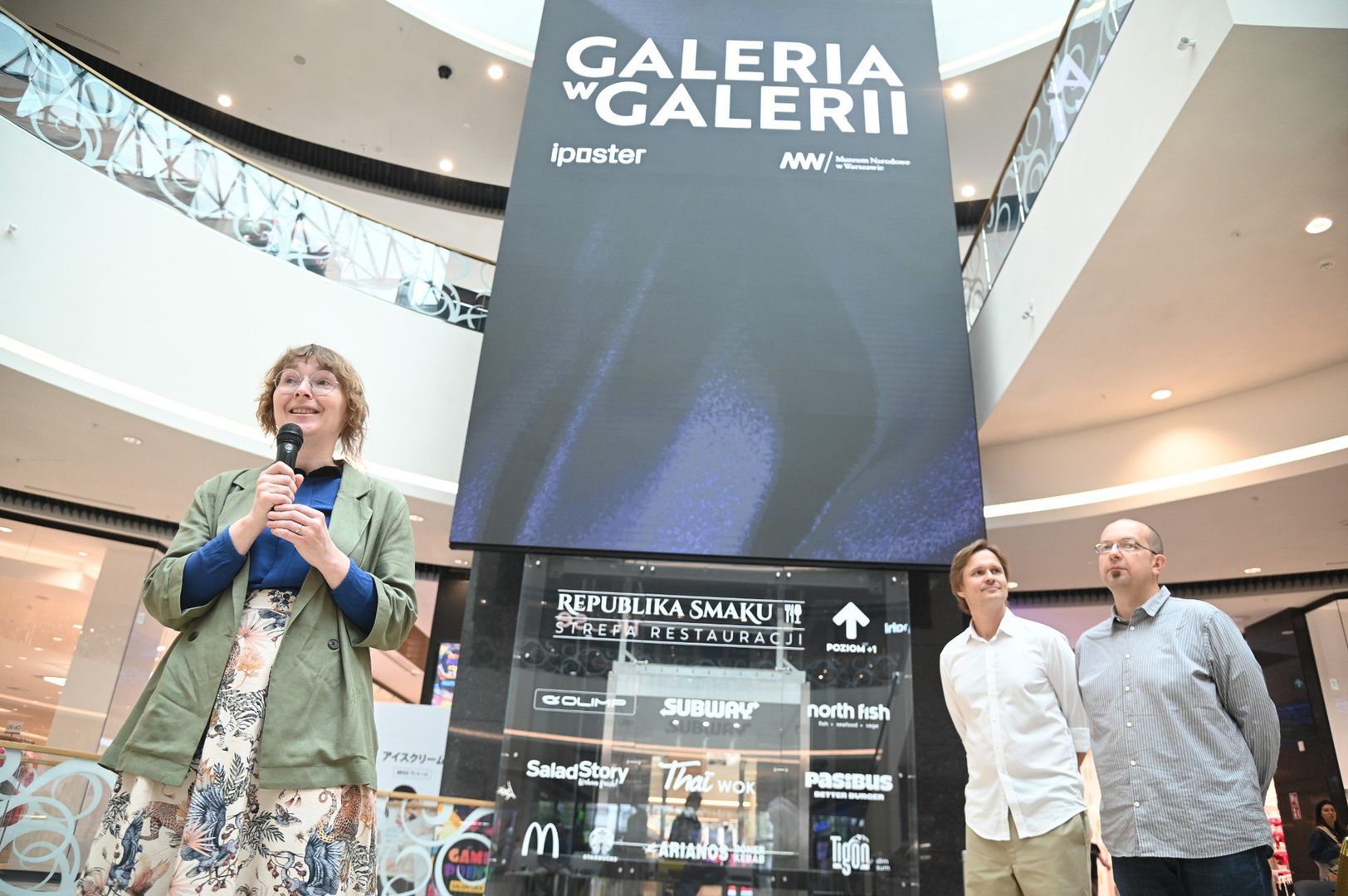 GALERIA W GALERII