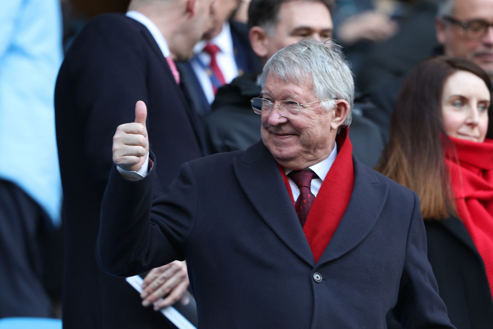 Zakończył karierę w 2013 roku. Sir Alex Ferguson wciąż zarabia górę pieniędzy!
