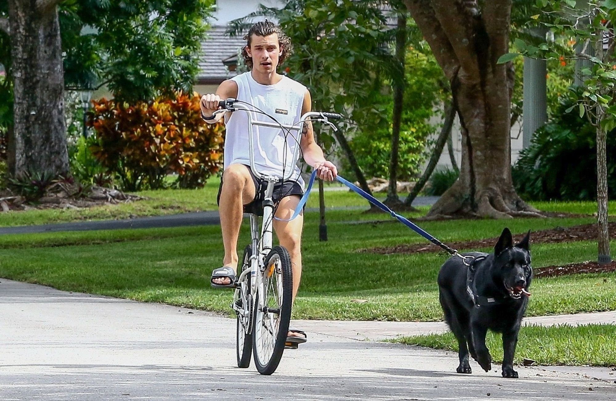 Camila Cabello i Shawn Mendes na rowerowej przejażdżce