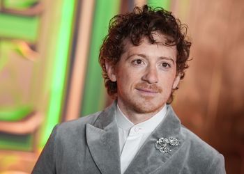 Plotka o gwieździe "Wicked". Zagrał w filmie dla dorosłych?