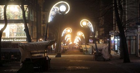 Sylwester. Tak powitaliśmy nowy rok. Pustki na ulicach