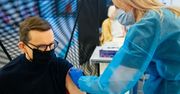 Morawiecki przyjął 3. dawkę szczepionki przeciw COVID-19. "To najlepszy prezent na święta"
